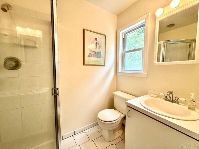 15 Stonehurst Lane, Dix Hills, NY 11746