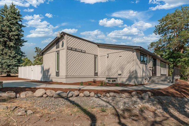 3425 E Upriver Dr, Spokane, WA 99208