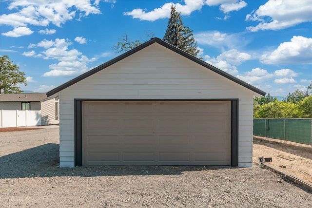 3425 E Upriver Dr, Spokane, WA 99208