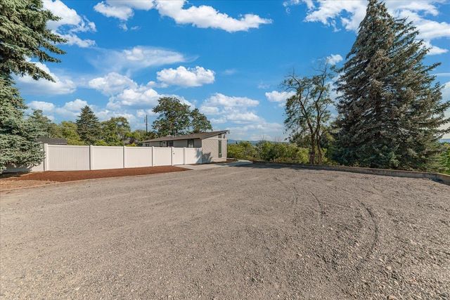 3425 E Upriver Dr, Spokane, WA 99208