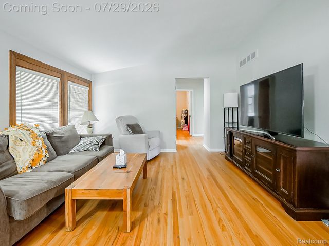 2681 Emeline Street, Trenton, MI 48183