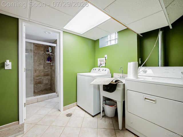 2681 Emeline Street, Trenton, MI 48183