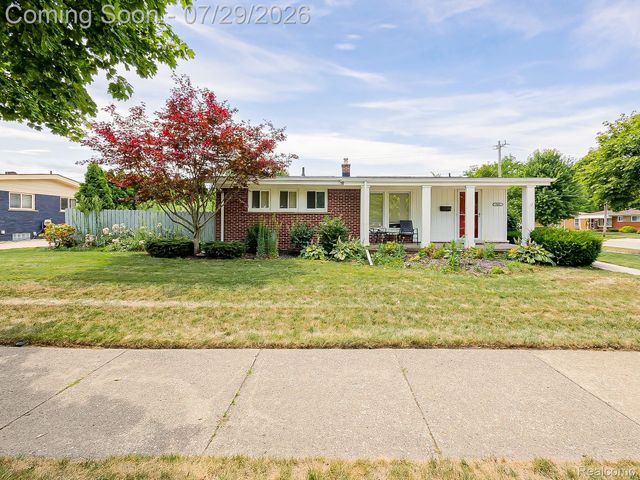 2681 Emeline Street, Trenton, MI 48183