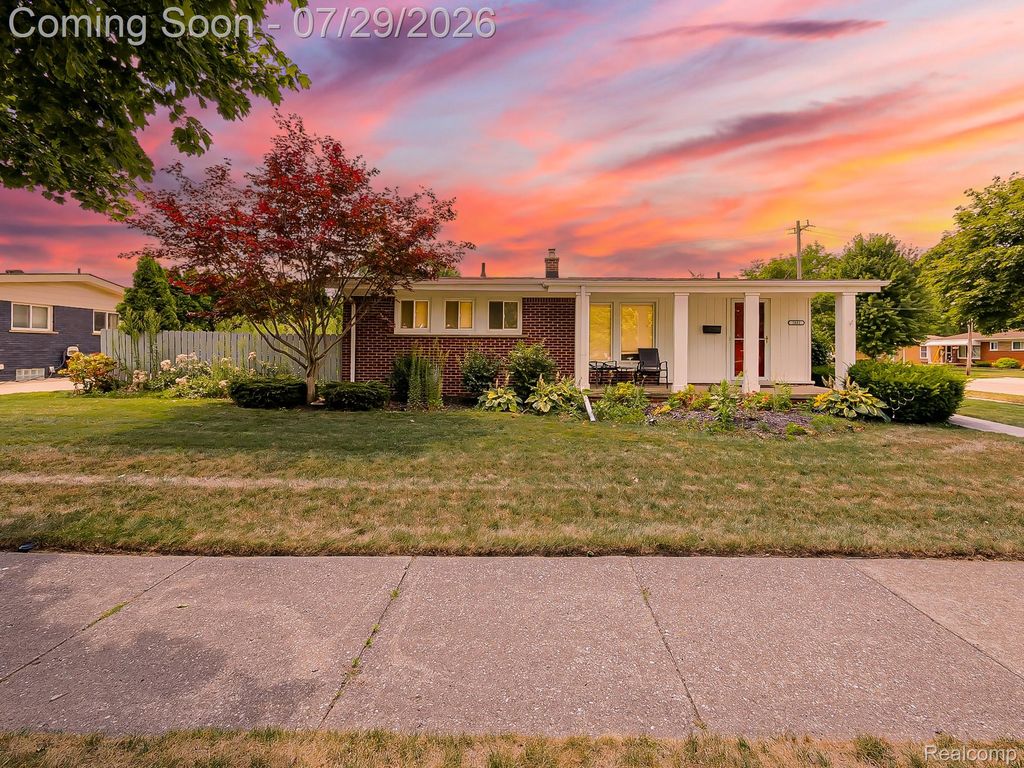 2681 Emeline Street, Trenton, MI 48183
