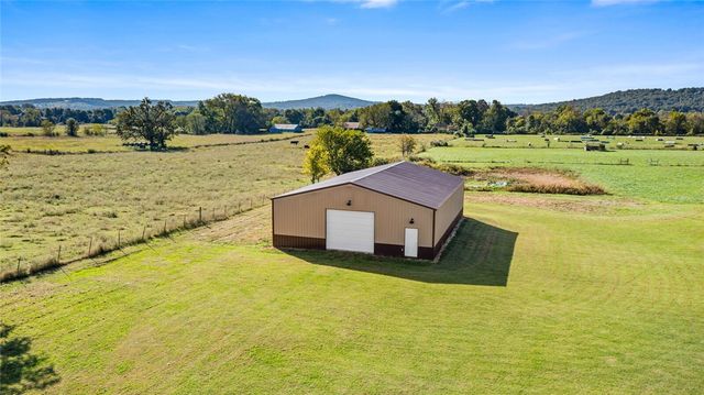 670 Habberton Road, Fayetteville, AR 72703