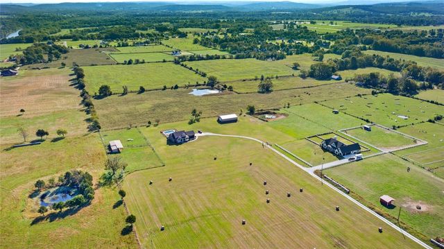 670 Habberton Road, Fayetteville, AR 72703