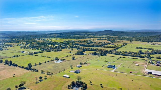 670 Habberton Road, Fayetteville, AR 72703