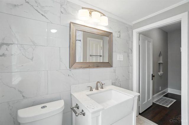 3345 Meyer Place, Cincinnati, OH 45211