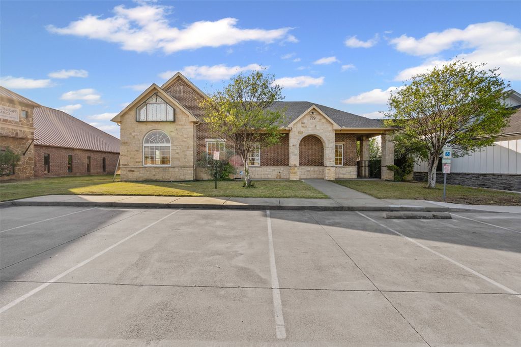 779 E FM 1187, Crowley, TX 76036