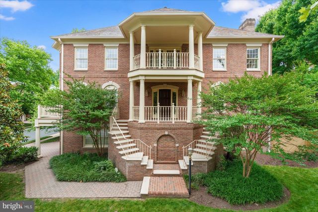 126 GRESHAM PL, Falls Church, VA 22046