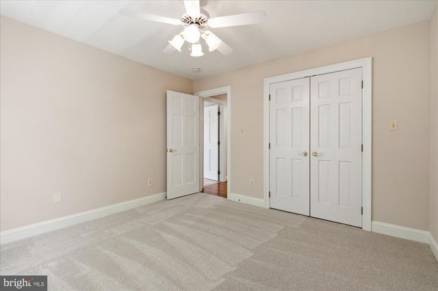 126 GRESHAM PL, Falls Church, VA 22046