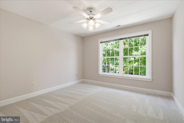 126 GRESHAM PL, Falls Church, VA 22046