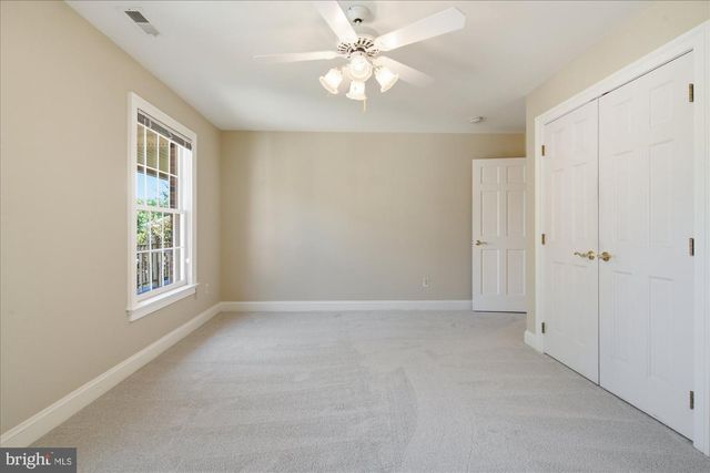 126 GRESHAM PL, Falls Church, VA 22046