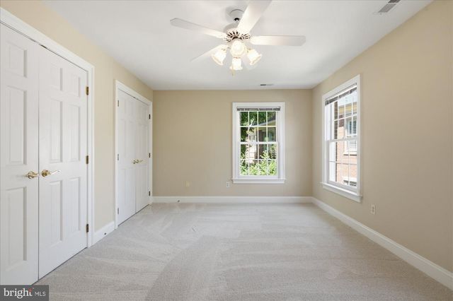 126 GRESHAM PL, Falls Church, VA 22046
