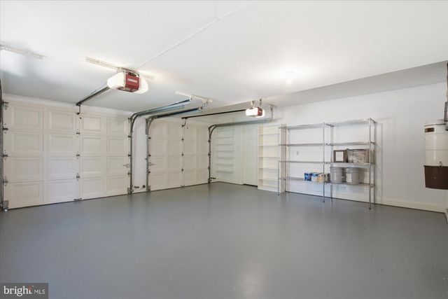 126 GRESHAM PL, Falls Church, VA 22046
