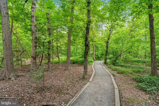 126 GRESHAM PL, Falls Church, VA 22046