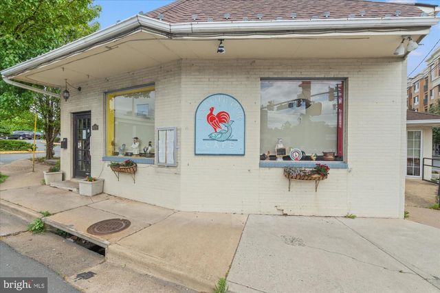 126 GRESHAM PL, Falls Church, VA 22046