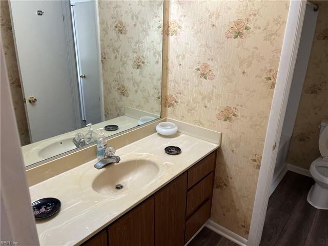 2 Penzance CIR, Chesapeake, VA 23320