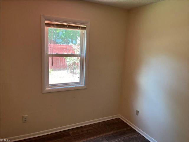 2 Penzance CIR, Chesapeake, VA 23320