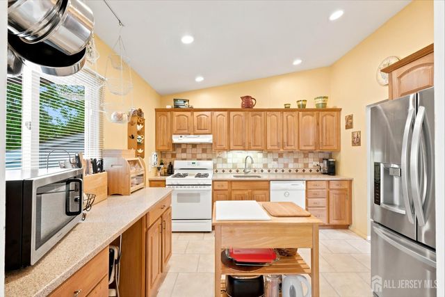 26 Adams Street, Old Bridge, NJ 08857