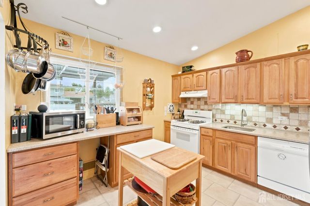 26 Adams Street, Old Bridge, NJ 08857