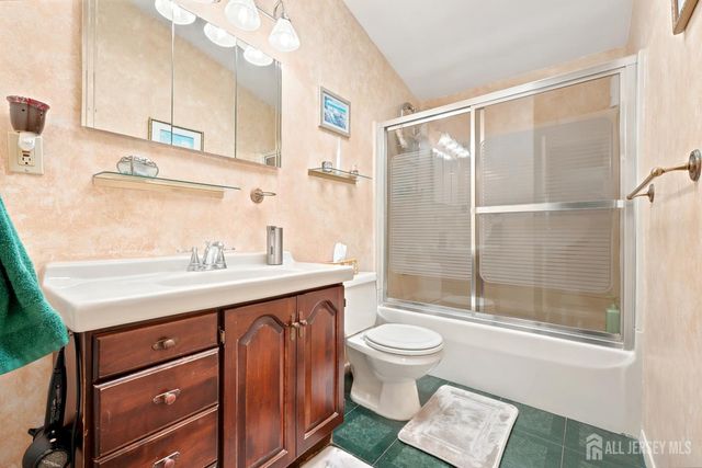 26 Adams Street, Old Bridge, NJ 08857