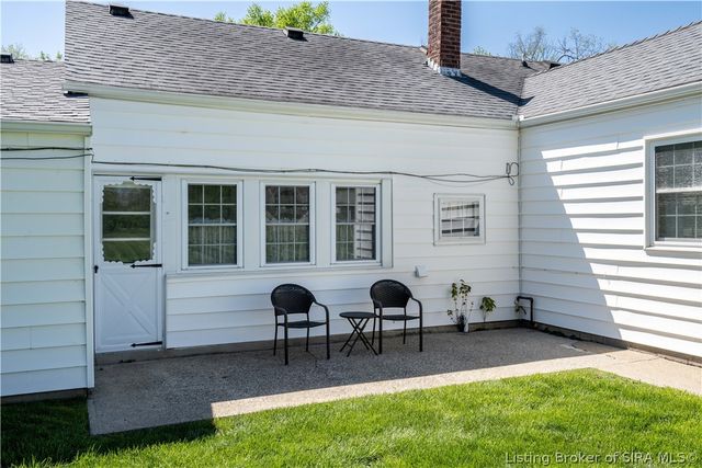 1520 Maple Court, New Albany, IN 47150