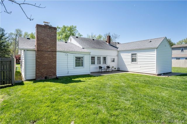 1520 Maple Court, New Albany, IN 47150