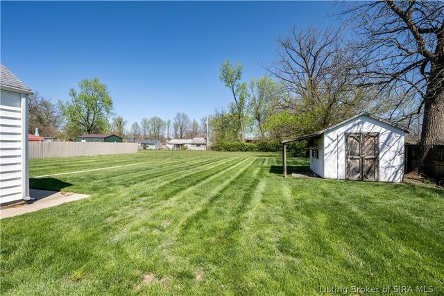 1520 Maple Court, New Albany, IN 47150