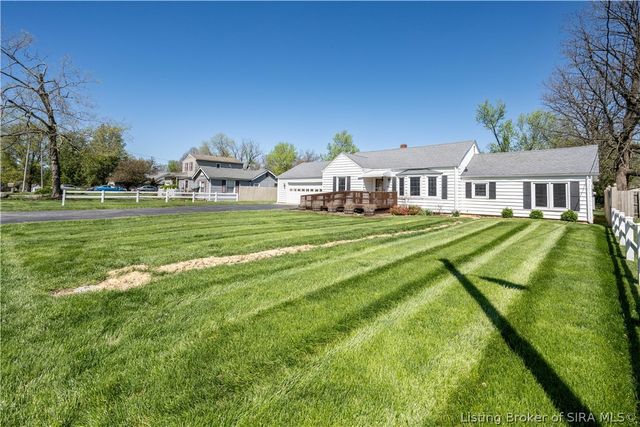 1520 Maple Court, New Albany, IN 47150