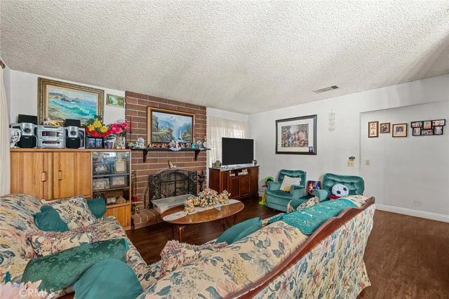 2796 Base Line, La Verne, CA 91750