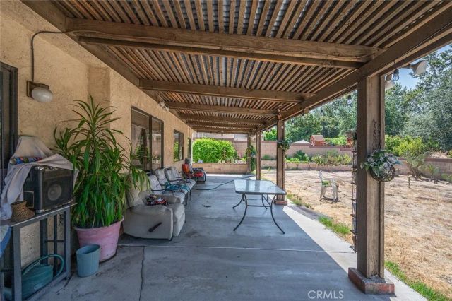 2796 Base Line, La Verne, CA 91750