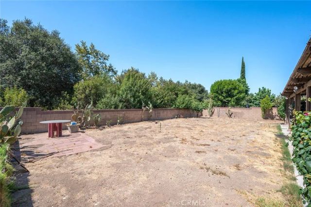 2796 Base Line, La Verne, CA 91750