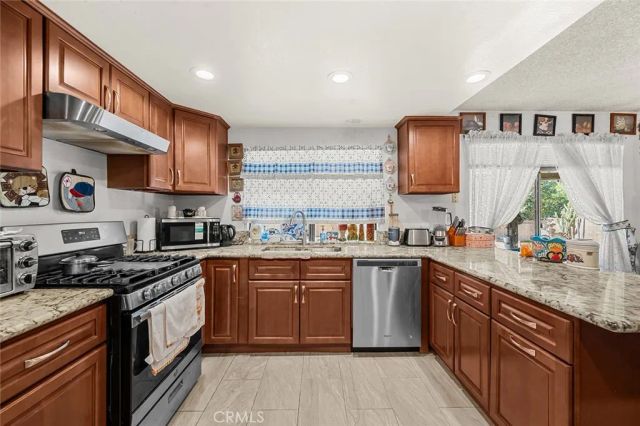 2796 Base Line, La Verne, CA 91750