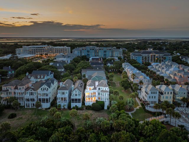 19 Grand Pavilion Boulevard, Isle Of Palms, SC 29451