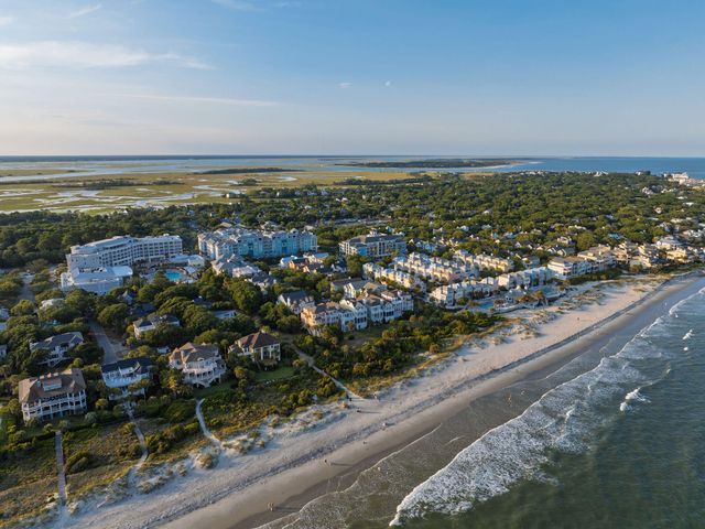 19 Grand Pavilion Boulevard, Isle Of Palms, SC 29451