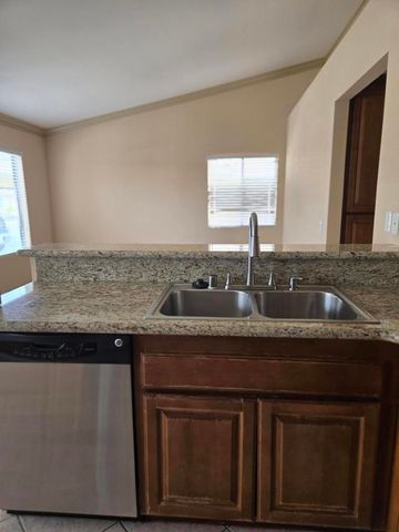 40840 Sandy Gale D, Palm Desert, CA 92211
