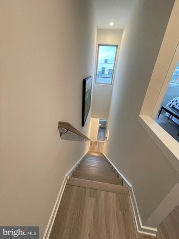 3111 BEACHVIEW LN, Philadelphia, PA 19125