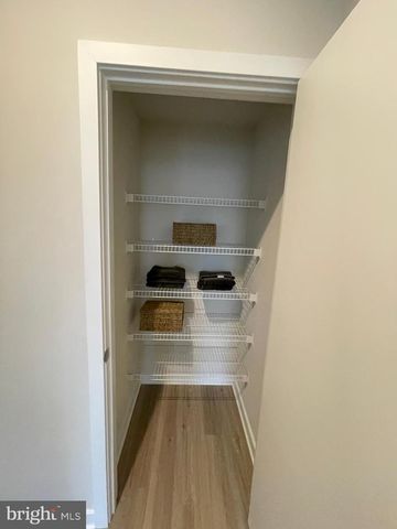 3111 BEACHVIEW LN, Philadelphia, PA 19125