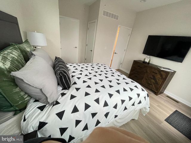 3111 BEACHVIEW LN, Philadelphia, PA 19125