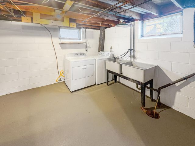 3649 Perry Avenue N, Robbinsdale, MN 55422