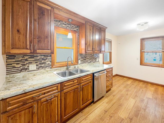 3649 Perry Avenue N, Robbinsdale, MN 55422