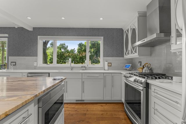 26181 Middlebelt Road, Farmington Hills, MI 48334
