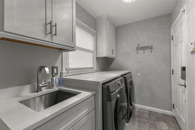 26181 Middlebelt Road, Farmington Hills, MI 48334