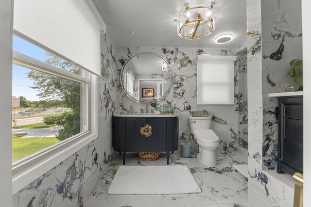 26181 Middlebelt Road, Farmington Hills, MI 48334