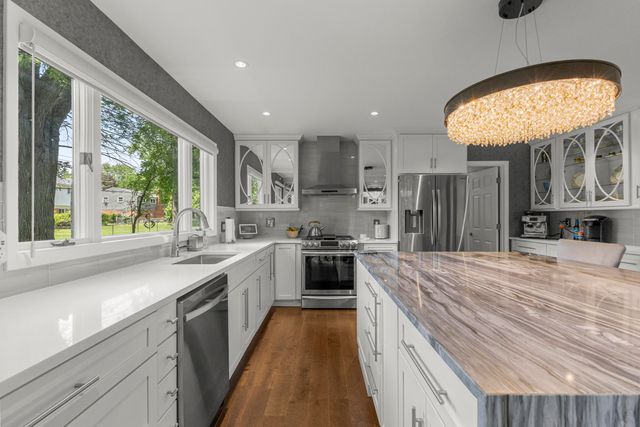 26181 Middlebelt Road, Farmington Hills, MI 48334