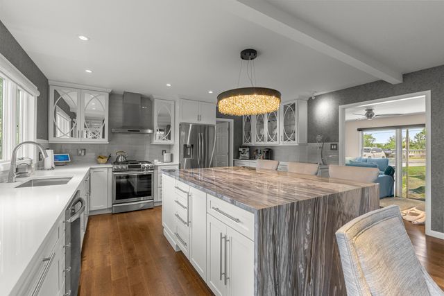 26181 Middlebelt Road, Farmington Hills, MI 48334