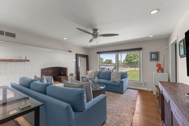 26181 Middlebelt Road, Farmington Hills, MI 48334