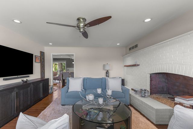 26181 Middlebelt Road, Farmington Hills, MI 48334