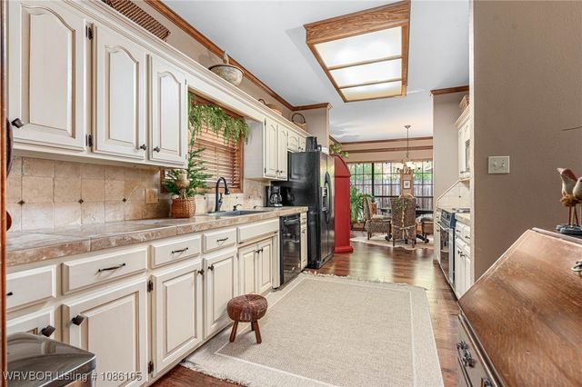 2105 Massard Road, Fort Smith, AR 72903